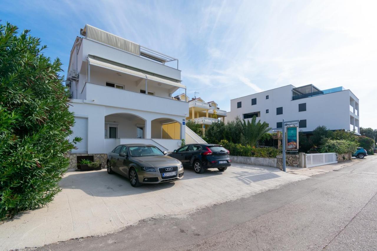 Apartments By The Sea Mandre, Pag - 4093 Kolan Luaran gambar