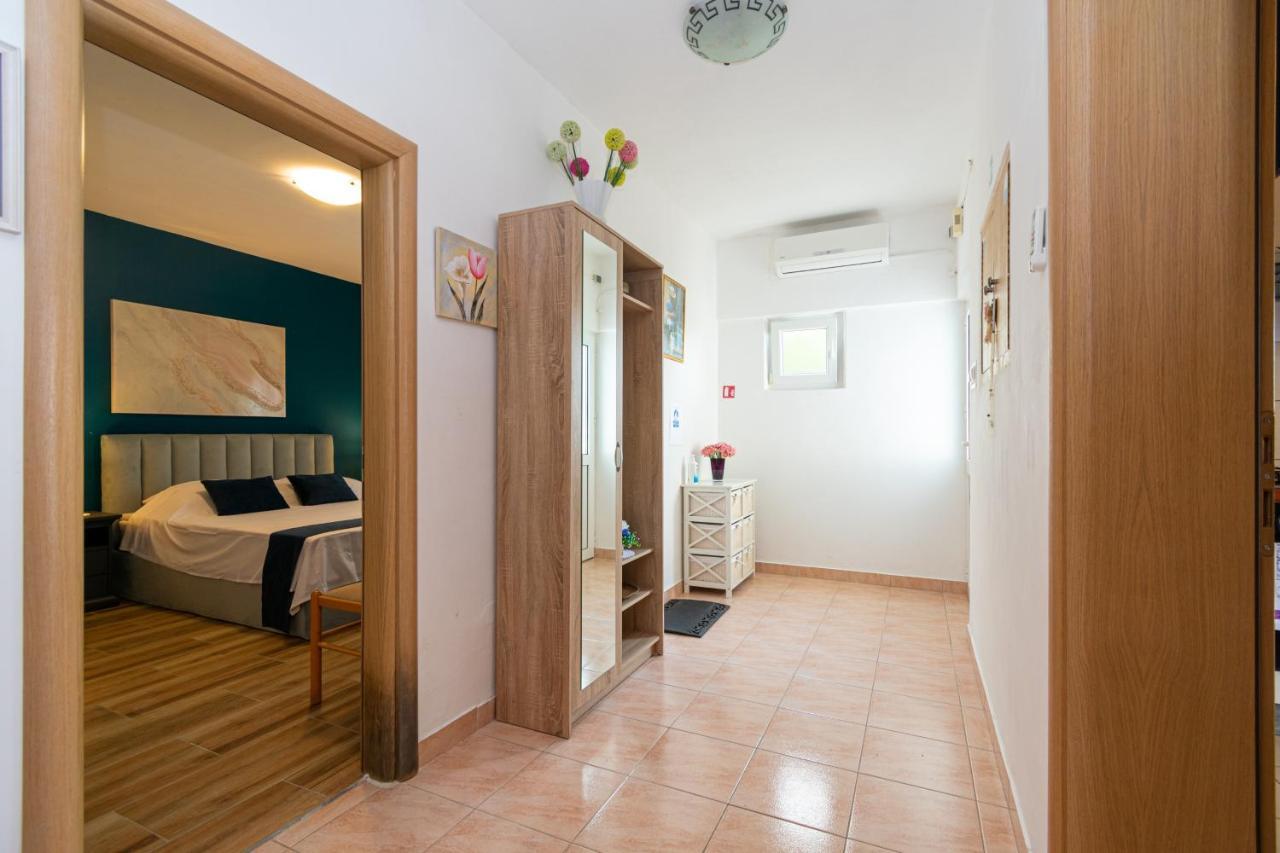 Apartments By The Sea Mandre, Pag - 4093 Kolan Luaran gambar