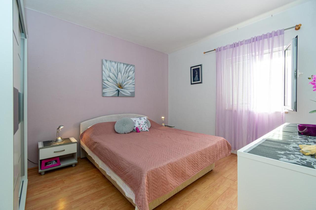 Apartments By The Sea Mandre, Pag - 4093 Kolan Luaran gambar