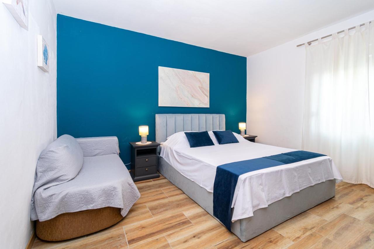 Apartments By The Sea Mandre, Pag - 4093 Kolan Luaran gambar