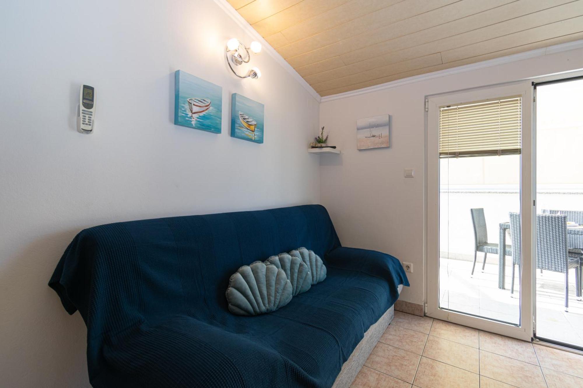 Apartments By The Sea Mandre, Pag - 4093 Kolan Bilik gambar
