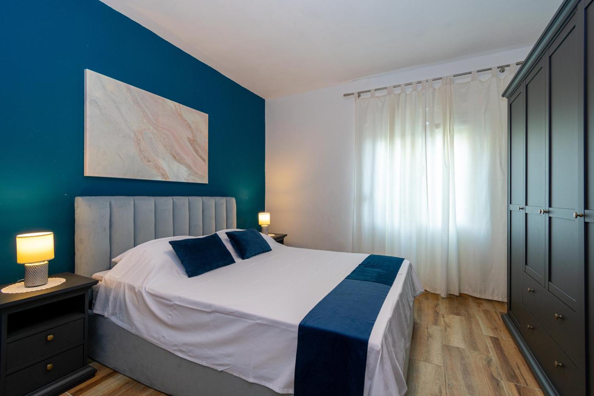 Apartments By The Sea Mandre, Pag - 4093 Kolan Bilik gambar